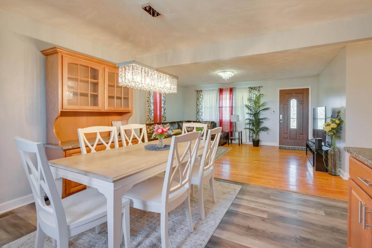 Convenient With Deck! Casa de férias Hummelstown