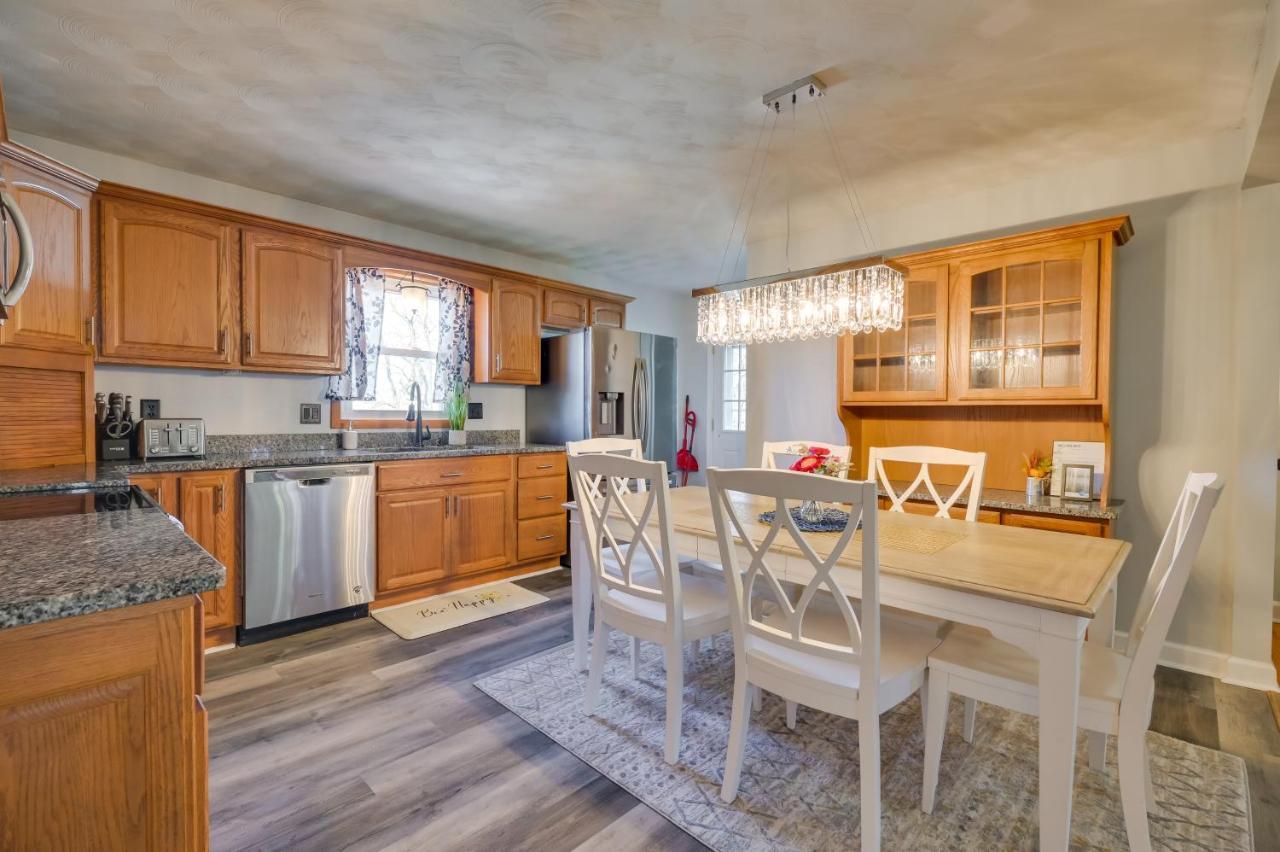 Convenient With Deck! * Hummelstown