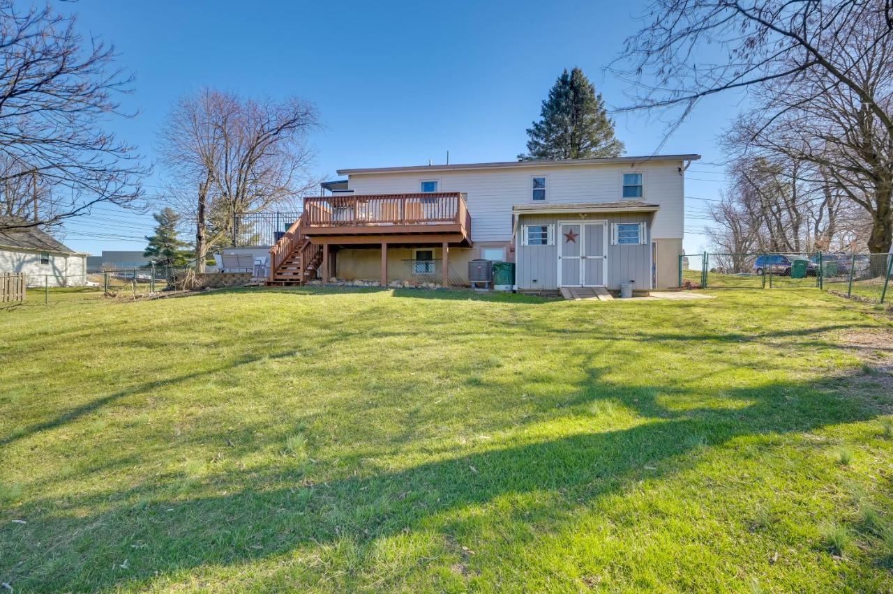 Casa de férias Convenient With Deck! Hummelstown